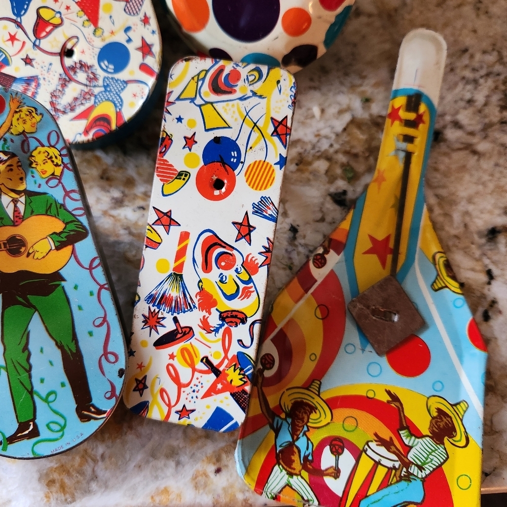 Set Of 12 Colorful Vintage Party Noise Maker Tin Spinner - Picture 3 of 13